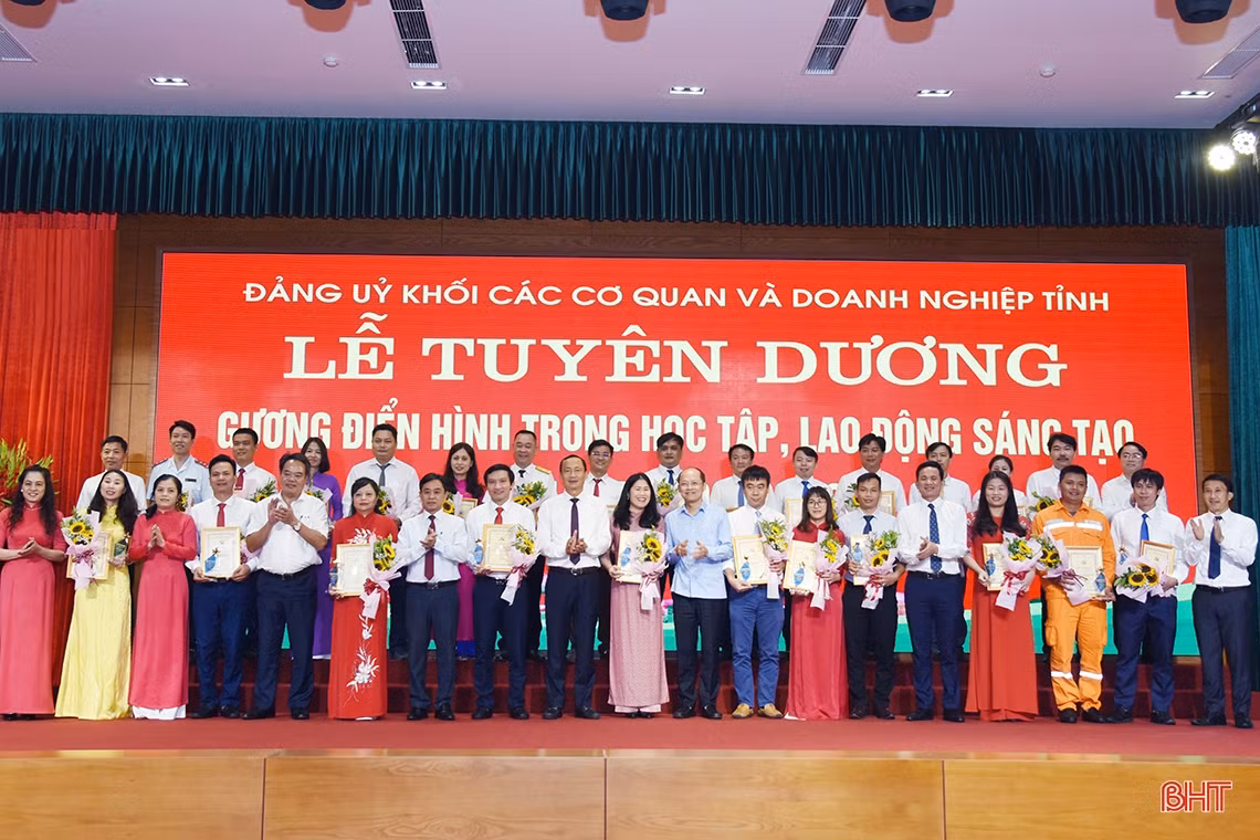 Phát huy vai trò nêu gương của cán bộ, đảng viên Khối CCQ&DN Hà Tĩnh