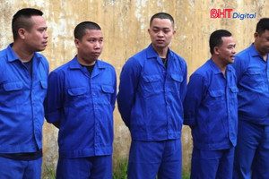 'Đánh sập' đường dây cá độ bóng đá giao dịch lên tới 1.200 tỉ đồng