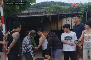 Nhóm người nước ngoài xịt hơi cay, cướp ôtô trên cao tốc