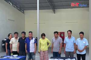 Phá sới bạc quy mô lớn, tinh vi trong gara ô tô 