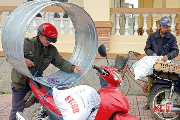 Phân bổ nguồn hàng hỗ trợ lũ lụt cho các địa phương, hộ nghèo Hương Sơn