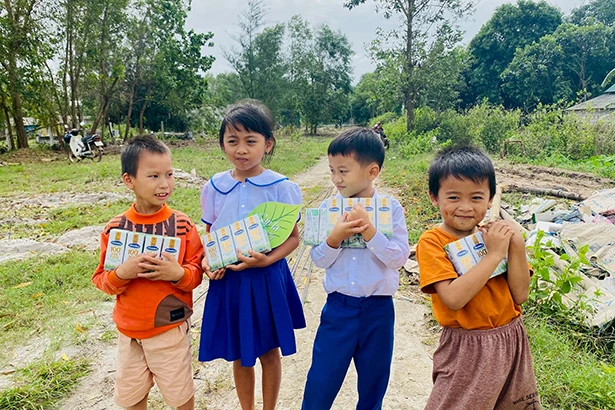 Vinamilk với hành trình “trao cơ hội đi học, cho cơ hội đổi đời”