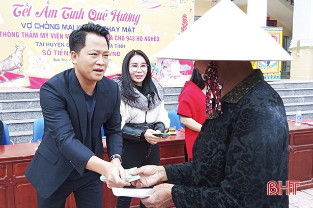 Các nhà hảo tâm trao quà Tết trị giá gần 650 triệu đồng tại Hà Tĩnh