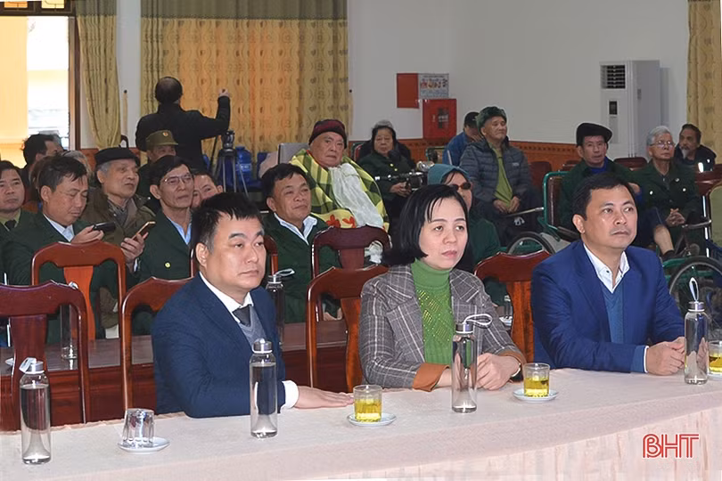 Lãnh đạo Hà Tĩnh chúc tết các trung tâm chăm sóc, điều dưỡng thương binh ở Nghệ An