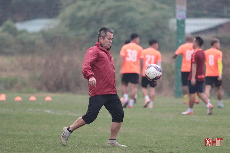Hồng Lĩnh Hà Tĩnh tập luyện vui vẻ trên sân Phú Thọ - TP Hồ Chí Minh