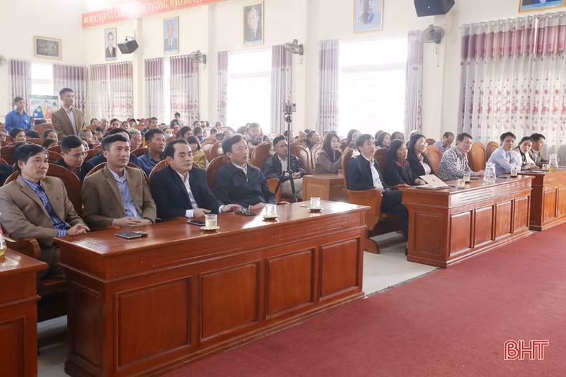 Xuân ấm cho học sinh nghèo vùng thượng Kỳ Anh