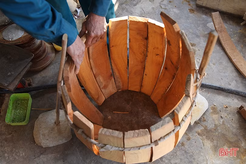 Làng trống lâu đời ở Hà Tĩnh vào mùa bận rộn nhất trong năm