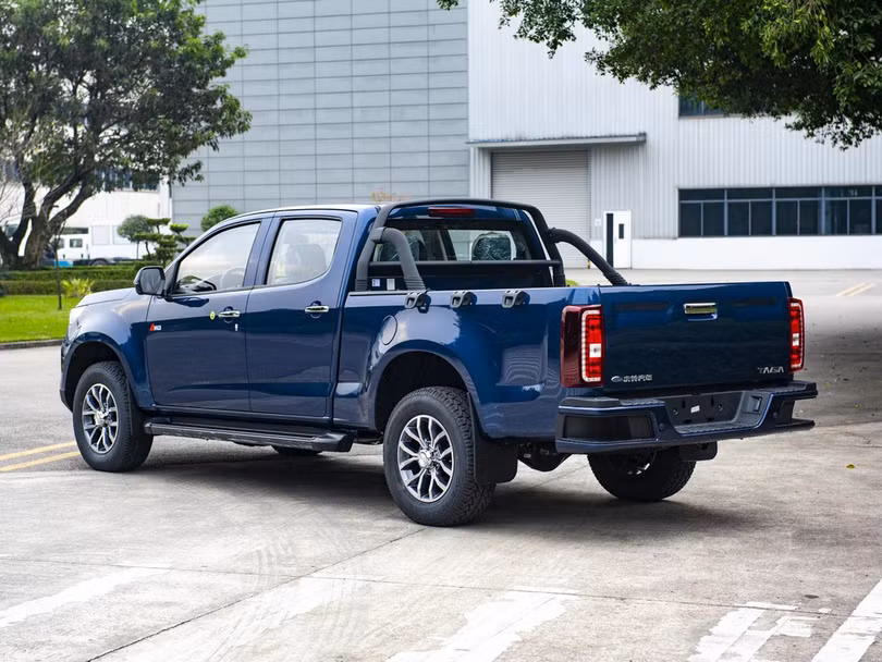 Ra mắt xe bán tải Trung Quốc Qingling to đẹp, giá cực sốc