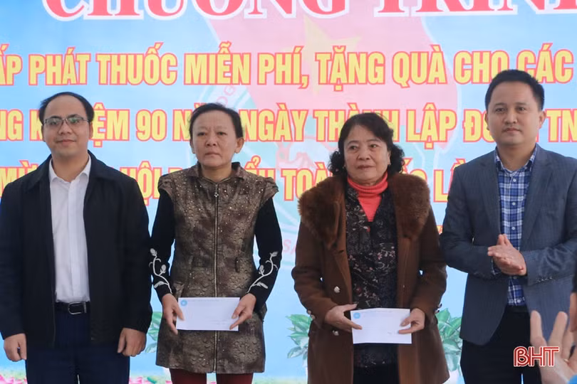 Khám, cấp phát thuốc miễn phí cho 200 người dân thành phố Hà Tĩnh