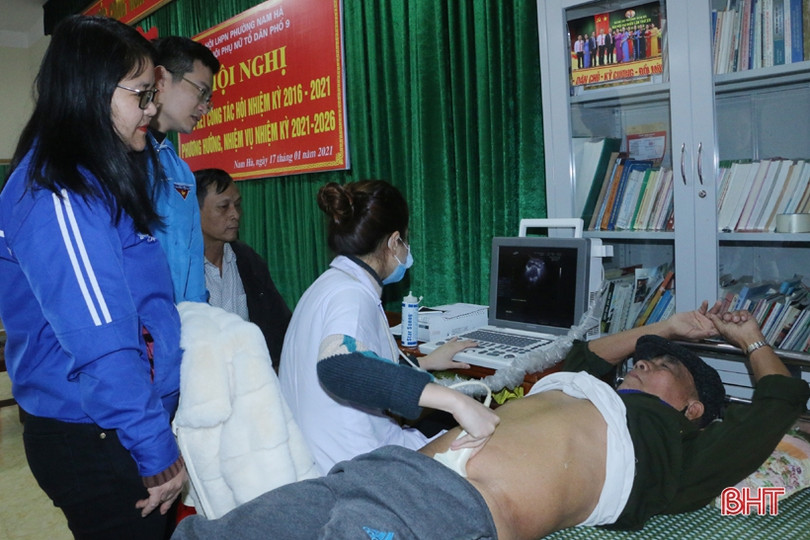 Khám, cấp phát thuốc miễn phí cho 200 người dân thành phố Hà Tĩnh