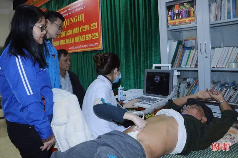 Khám, cấp phát thuốc miễn phí cho 200 người dân thành phố Hà Tĩnh