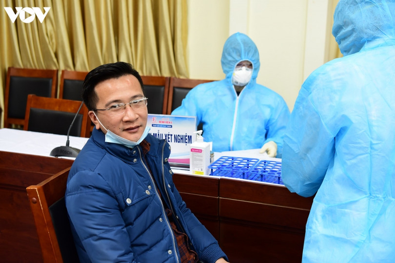 Hơn 350 nhà báo được xét nghiệm Covid-19 chuẩn bị tác nghiệp tại Đại hội Đảng XIII