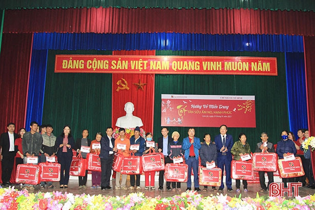 Tết ấm no cho người nghèo Can Lộc