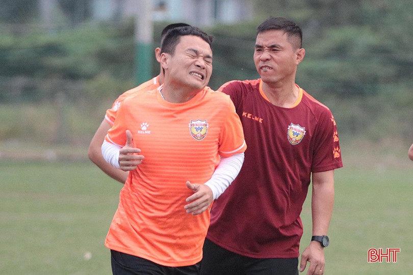 Hồng Lĩnh Hà Tĩnh tập luyện vui vẻ trên sân Phú Thọ - TP Hồ Chí Minh
