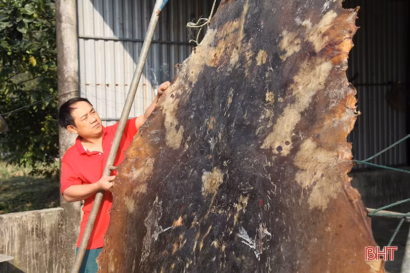 Làng trống lâu đời ở Hà Tĩnh vào mùa bận rộn nhất trong năm