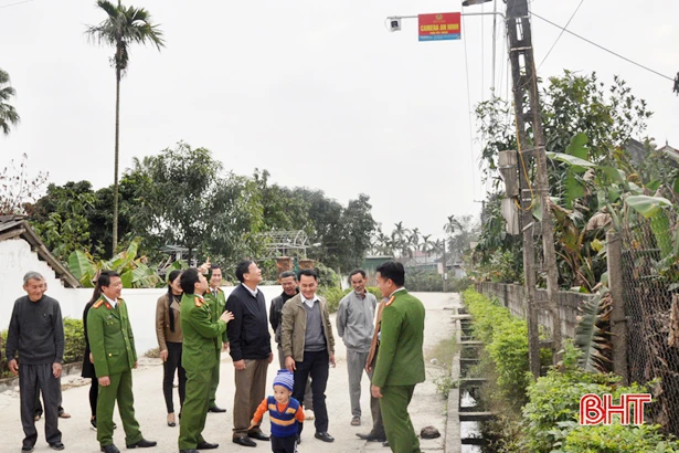 Thôn đầu tiên của Thạch Hà xã hội hóa lắp đặt camera an ninh