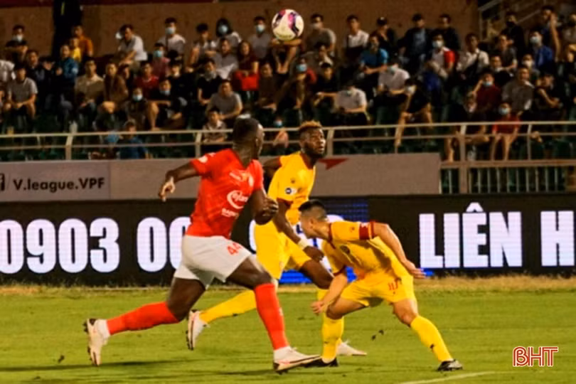 Hồng Lĩnh Hà Tĩnh trắng tay trên sân Thống Nhất