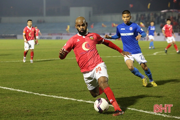 Tiền đạo Hồng Lĩnh Hà Tĩnh Claudercir có tiếp tục được trao cơ hội?
