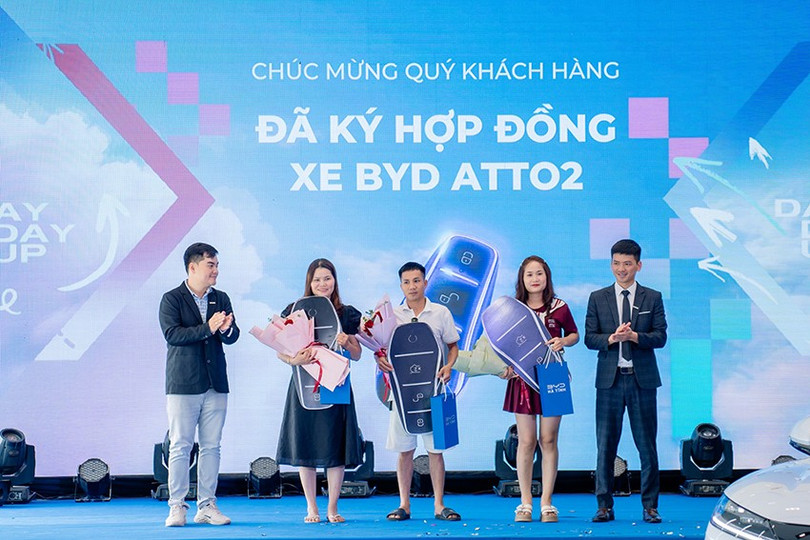 Những chủ nhân đầu tiên sở hữu Atto 2 tại Hà Tĩnh. dvh06620.jpg