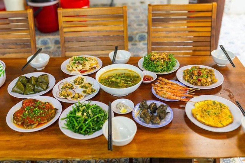 Thực đơn trong tour Cù Lao Chàm của Đại Việt Tourist luôn đầy đủ đa dạng dai-viet-tourist-4.jpg