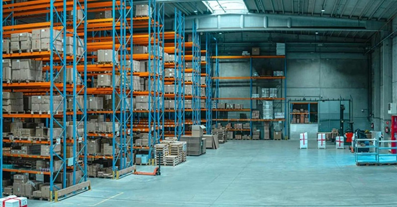 Không gian kho xưởng sạch sẽ, đầy đủ pháp lý, giúp doanh nghiệp yên tâm lưu trữ và sản xuất lâu dài cho-thue-kho-xuong-uy-tin-2.jpg