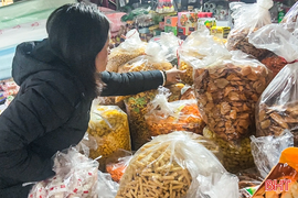 Bánh kẹo “3 không” bủa vây thị trường 