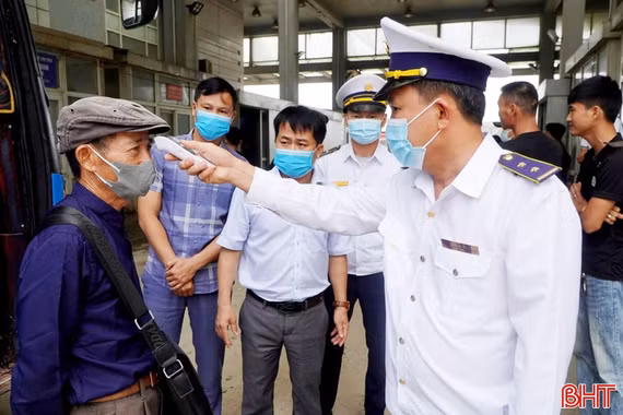 Tăng cường giám sát người nhập cảnh, không chủ quan với dịch COVID-19