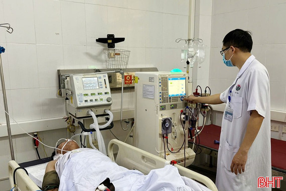 Hà Tĩnh: Cứu sống một bệnh nhân ngộ độc rượu nặng