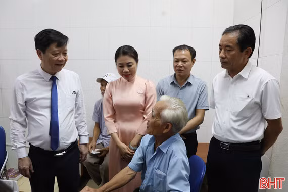 Hà Tĩnh chính thức khám sức khỏe định kỳ miễn phí cho người dân