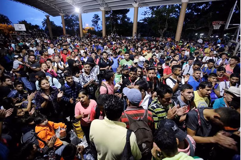 Người di cư Honduras chạy trốn đói nghèo, ầm ầm đổ về biên giới Mỹ