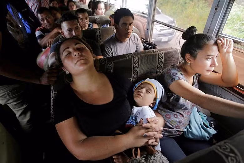Người di cư Honduras chạy trốn đói nghèo, ầm ầm đổ về biên giới Mỹ