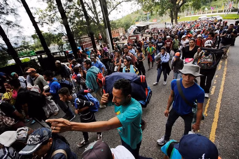 Người di cư Honduras chạy trốn đói nghèo, ầm ầm đổ về biên giới Mỹ