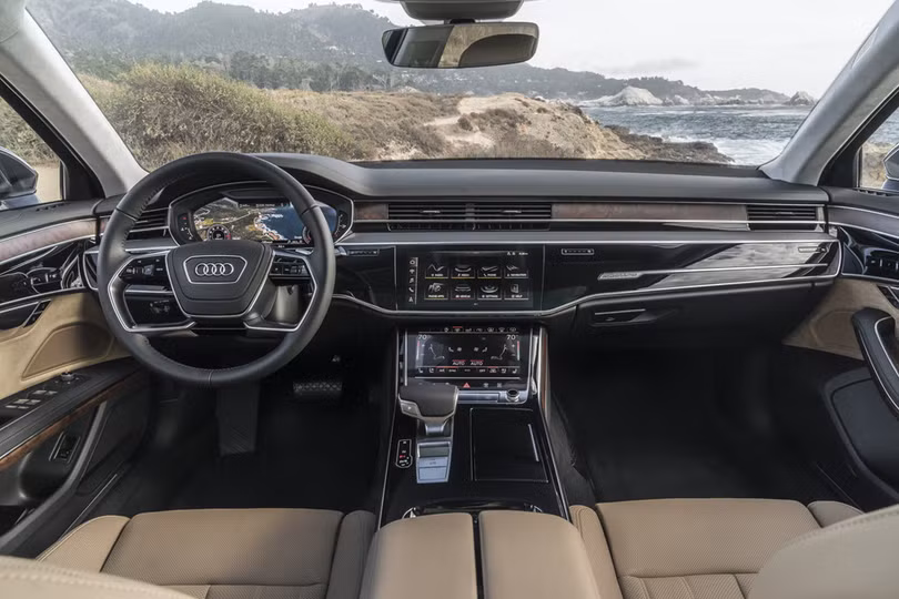 Audi nâng tầm A8 mới, sang trọng và an toàn hơn