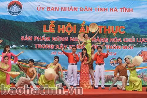 Những tiết mục văn nghệ đậm chất quê hương Hà Tĩnh tại Lễ hội