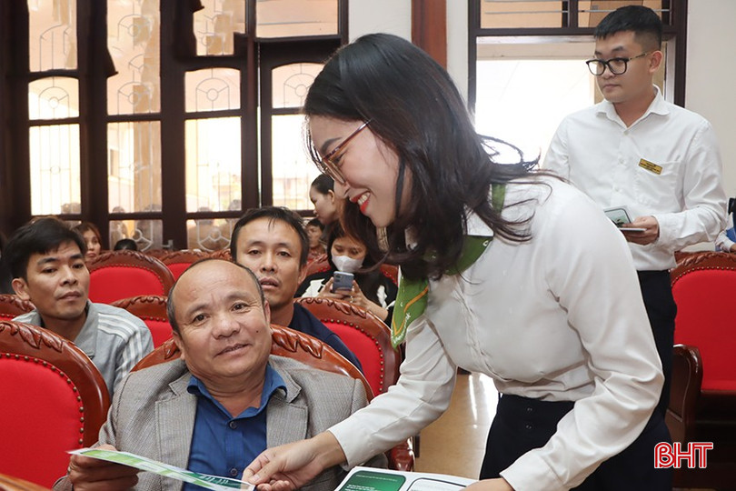 Xã Cẩm Xuyên hiện có 390 hộ phải thực hiện chuyển đổi từ thuế khoán sang phương pháp kê khai từ ngày 1/1/2026 (hộ có doanh thu từ 200 triệu đồng/năm).