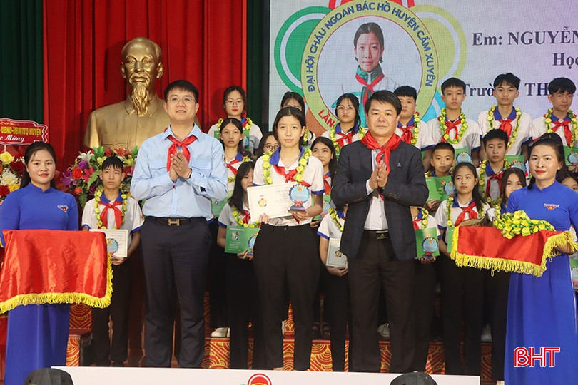 Lãnh đạo Tỉnh đoàn Hà Tĩnh và huyện Cẩm Xuyên...