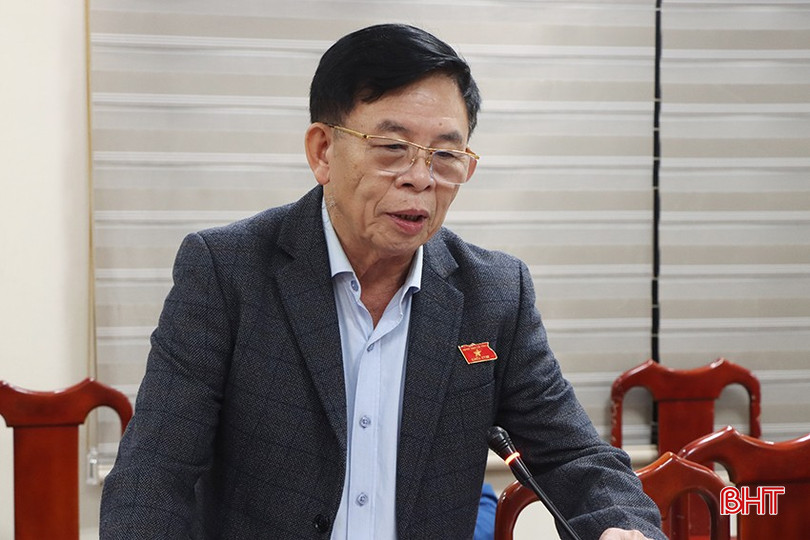 Đại biểu HĐND tỉnh Nguyễn Đức Tới – Chủ tịch Hội Cựu Chiến binh tỉnh phát biểu tại buổi thảo luận.