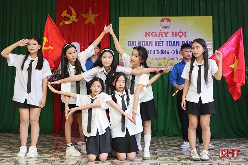 Chương trình văn nghệ chào mừng.