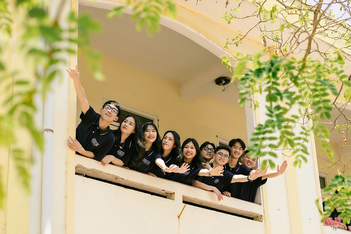 Học sinh Hà Tĩnh lưu giữ tuổi hoa niên trong những tấm hình