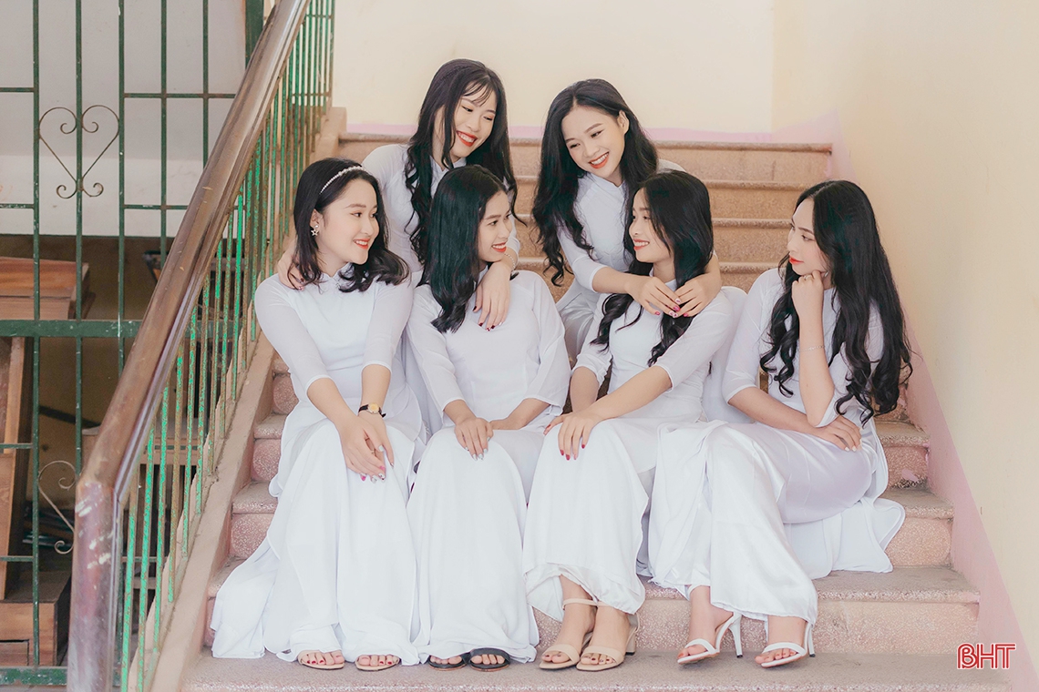 Học sinh Hà Tĩnh lưu giữ tuổi hoa niên trong những tấm hình
