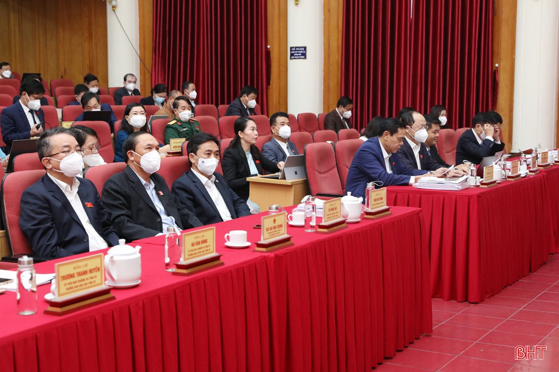 Đại biểu HĐND tỉnh Hà Tĩnh chất vấn các nội dung thuộc lĩnh vực đầu tư, nông nghiệp, lao động