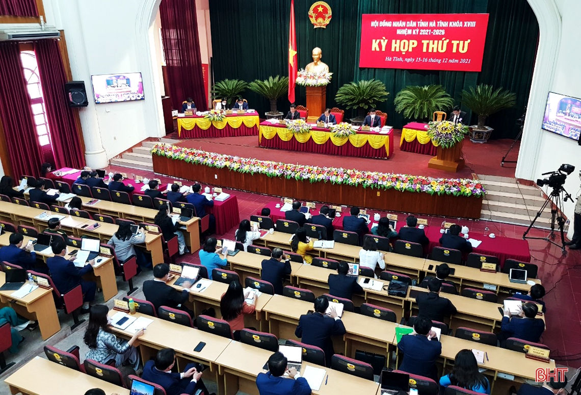 Đại biểu HĐND tỉnh Hà Tĩnh chất vấn các nội dung thuộc lĩnh vực đầu tư, nông nghiệp, lao động