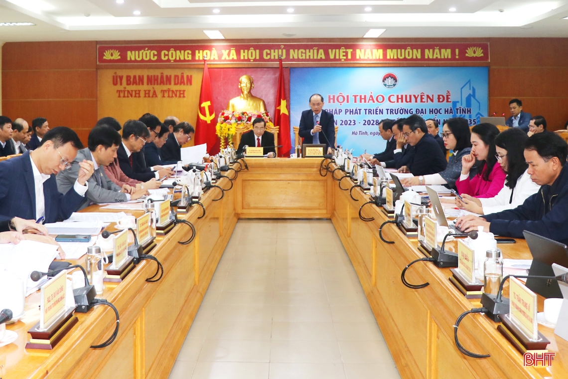 Tháo gỡ khó khăn, vướng mắc để Trường Đại học Hà Tĩnh phát triển trong giai đoạn mới