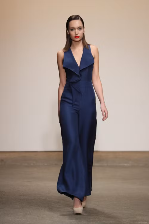 nha thiet ke viet trinh dien tai new york fashion week