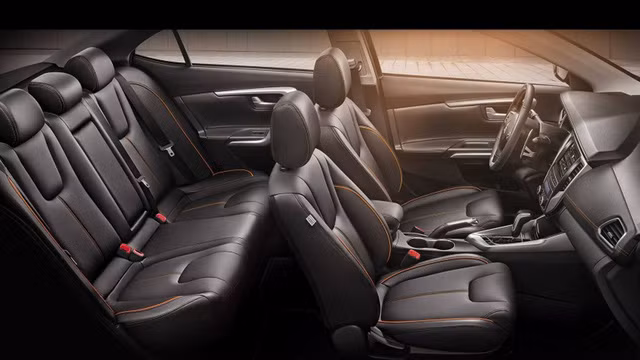 mitsubishi lancer phien ban moi trinh lang gia tu 502 trieu