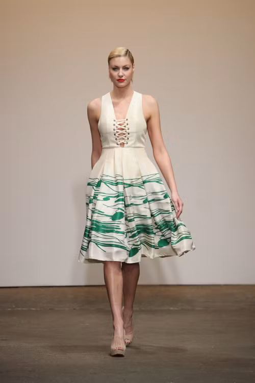 nha thiet ke viet trinh dien tai new york fashion week