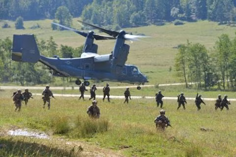 Binh lính NATO tập trận tại Đức. Ảnh: AP thua nhan suc manh that cua quan doi nato