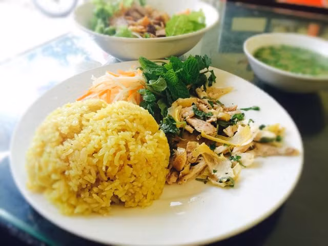 8 mon com nuc tieng cua nguoi viet