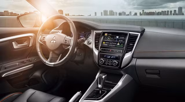 mitsubishi lancer phien ban moi trinh lang gia tu 502 trieu