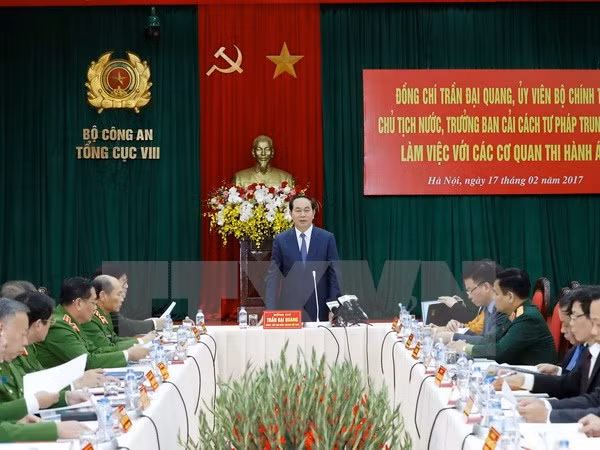 chu tich nuoc nhan manh de cao tinh than thuong ton phap luat